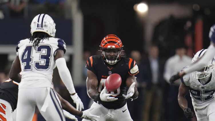 Micah Parsons aches after botched blocked punt costs Cowboys in loss to Bengals