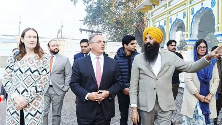 US consul general, ambassador visit Gurdwara Dera Sahib