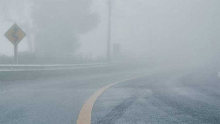 Fog descends on country, motorways closed at various places