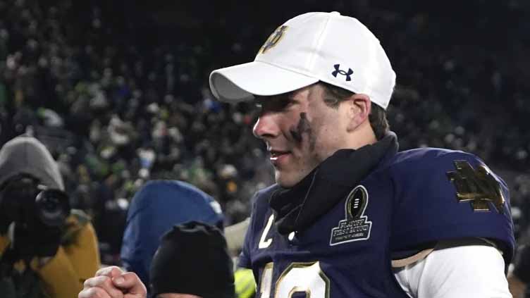 Notre Dame protects home field in new postseason era with 1st playoff win, 27-17 over Indiana