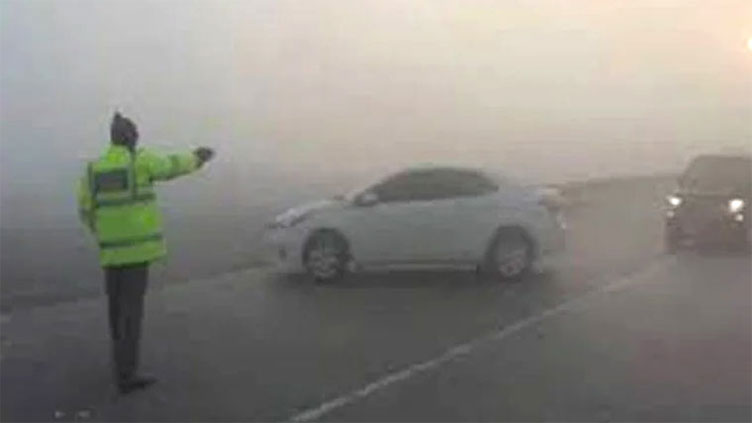 Fog again disrupts road traffic on motorways in parts of country