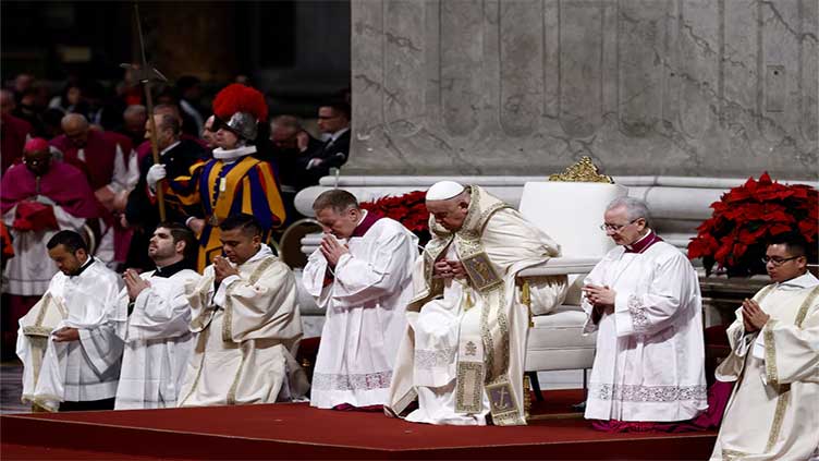 On Christmas Eve, Pope Francis appeals for courage to better the world