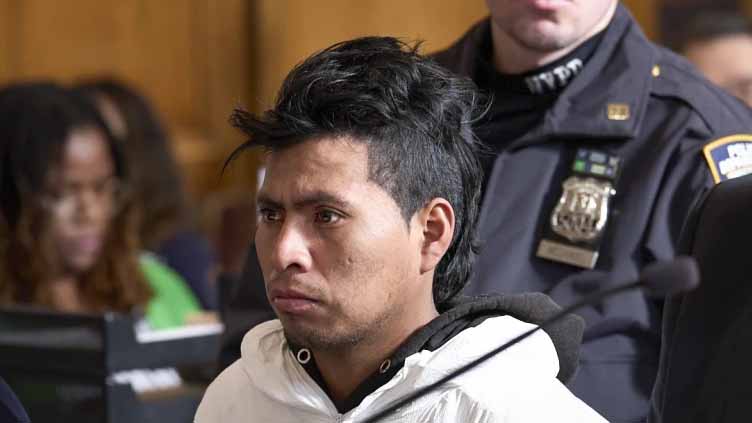 Man arraigned on murder charges in NYC subway death fanned flames with a shirt, prosecutors say