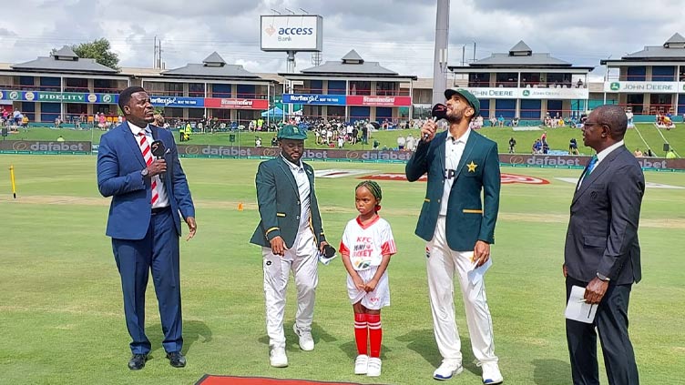 S Africa win toss, put Pakistan in to bat on Boxing Day