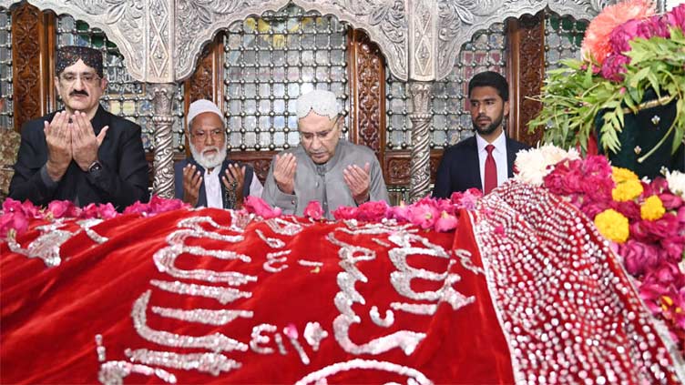 President Zardari pays homage at shrine of Lal Shahbaz Qalandar