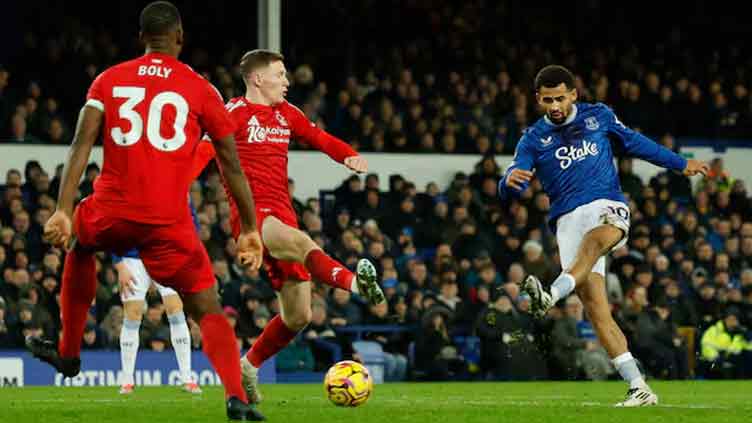 Forest out-fox Everton in battle without the ball