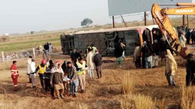 21 die in road accidents in Attock, Naushahro Feroze and Wazirabad