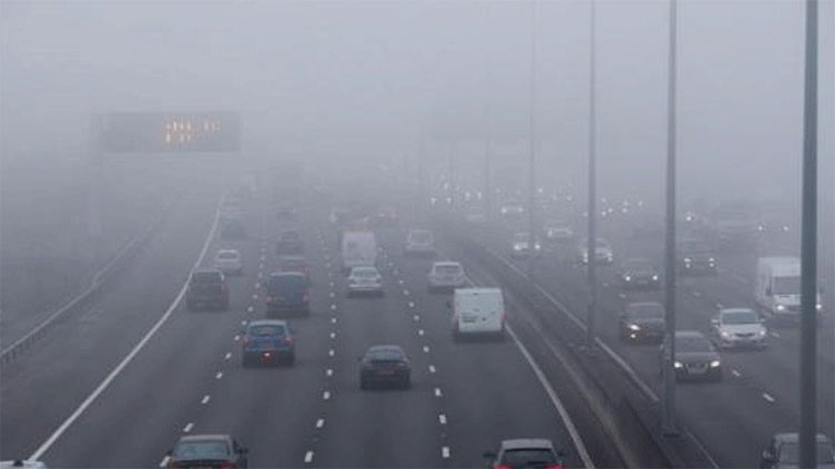 Fog continues to disrupt traffic on motorways in Punjab