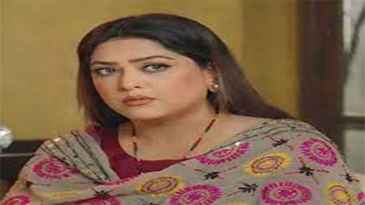 Fazila Qazi prays for ailing actor Talat Hussain