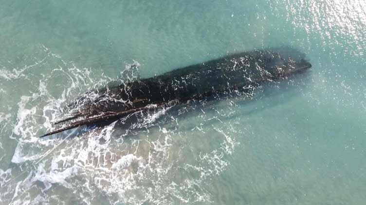 Archeologists probe mysterious Canadian shipwreck