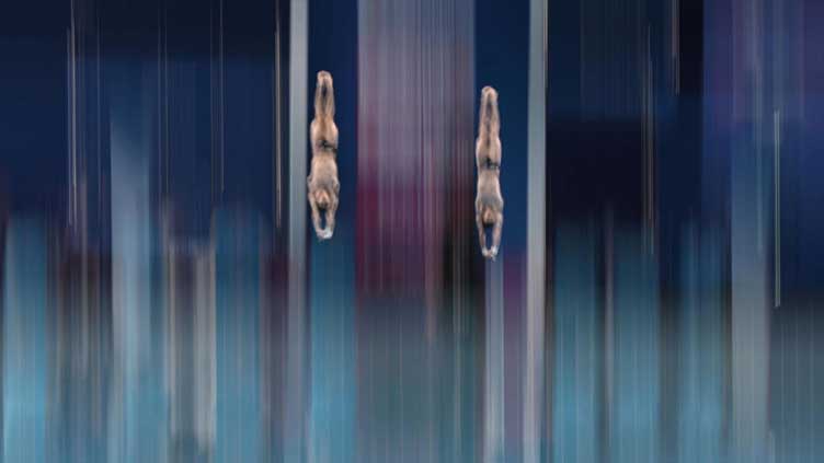 China's Lian, Hao win third straight 10m synchro diving gold