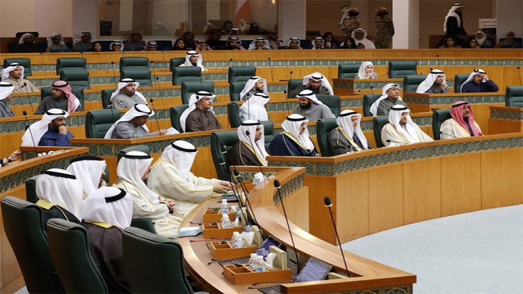 Kuwait dissolves parliament as political crisis persists