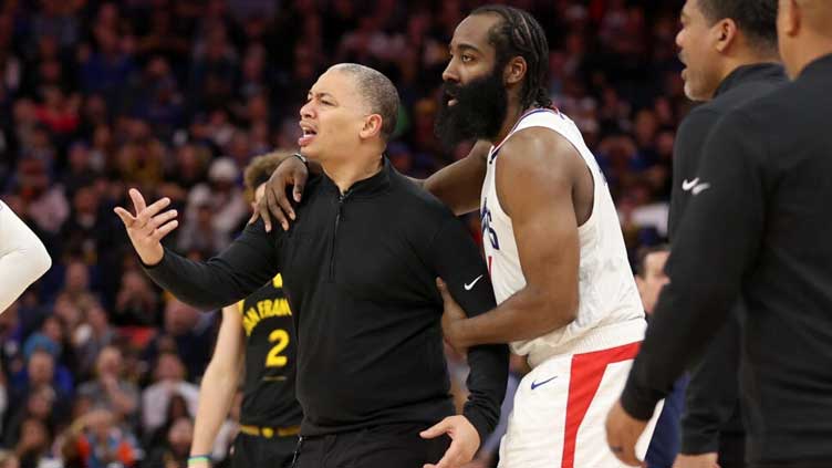 Lue fined $35,000 over ref 'cheating' outburst
