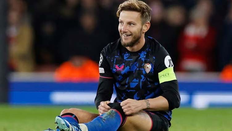 Al-Shabab's Rakitic scores winner on his debut