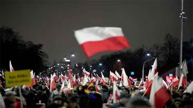 Poland starts probe into allegations of illegal phone-hacking