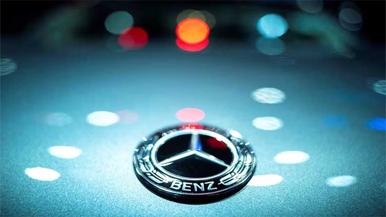 Mercedes-Benz delays electrification goal, beefs up combustion engine line-up