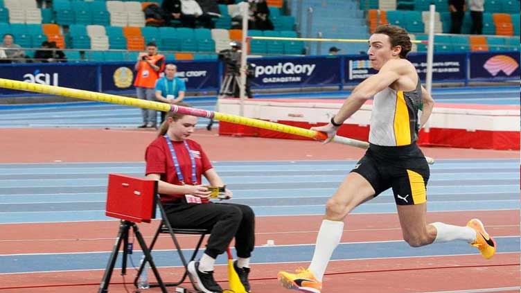 Pole vault king Duplantis records season best but misses world record