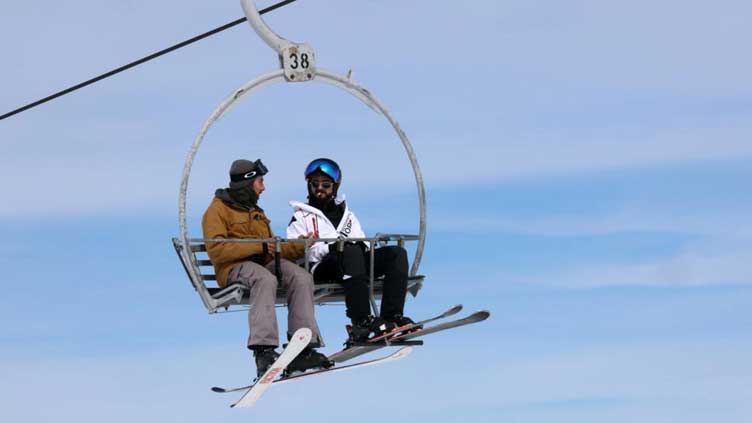 Lebanese escape Israel-Hezbollah war fears to ski slopes