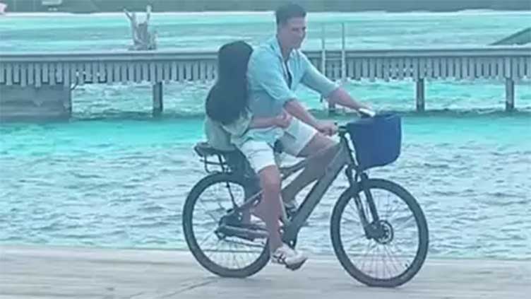Akshay Kumar enjoys cycling with daughter in Maldives