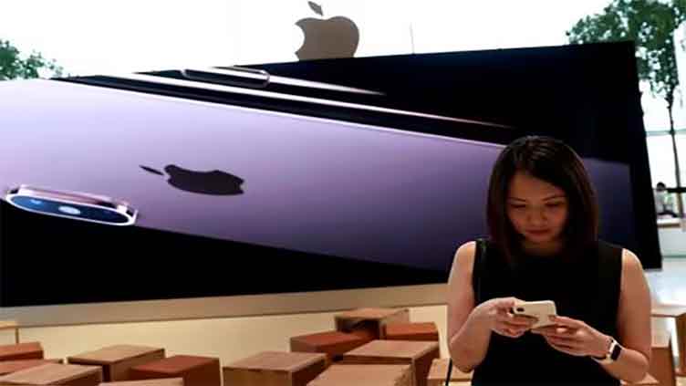 Apple hits seven-week low after Barclays downgrade