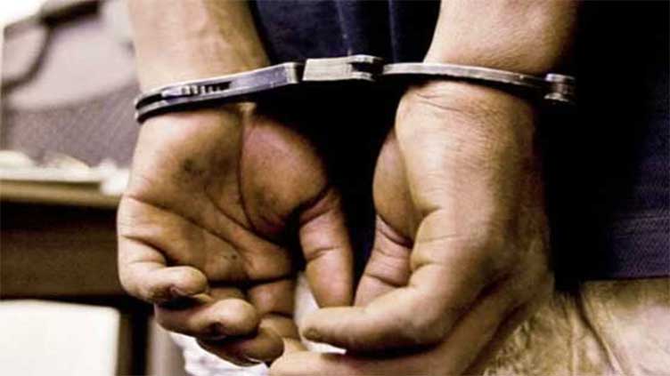 Two robbers arrested, weapons seized