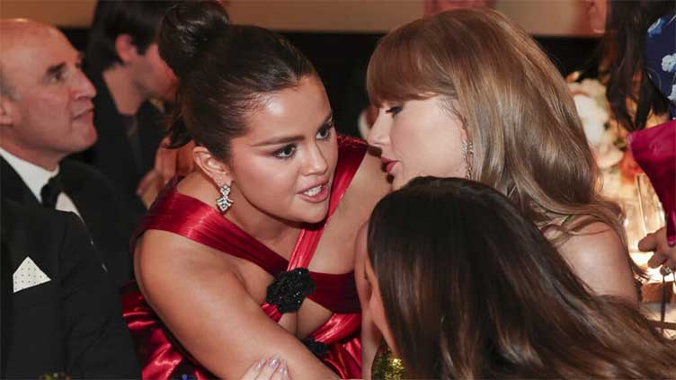 Social media tries to decode Selena, Swift's conversation