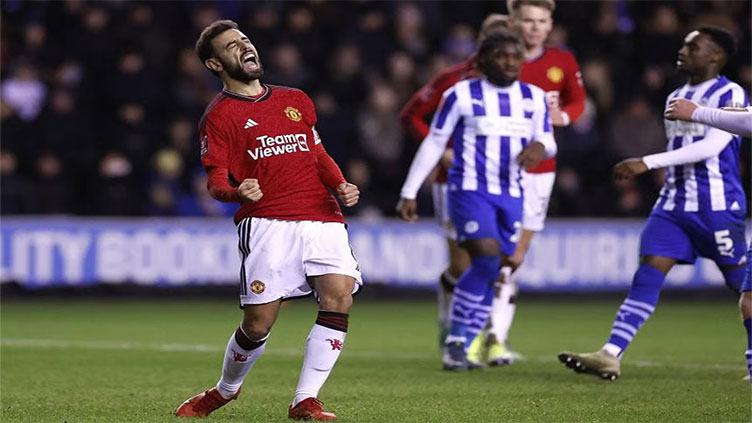 Dalot, Fernandes goals put Manchester United into FA Cup fourth round