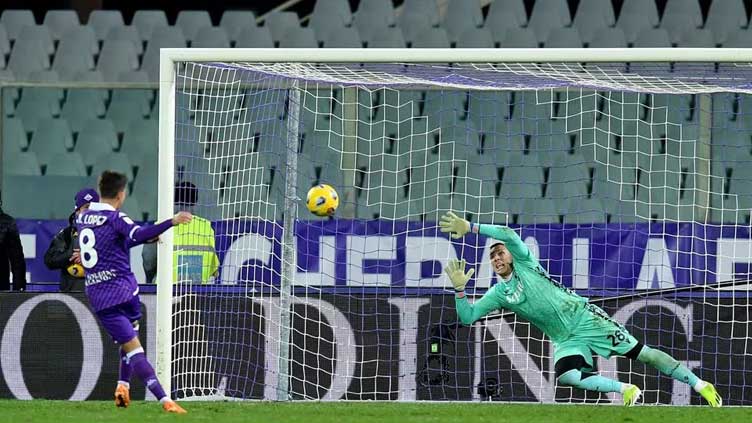 Fiorentina win shootout against Bologna to reach Coppa Italia semis