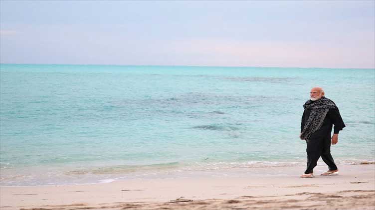 Modi's beach visit rakes up storm in Maldives