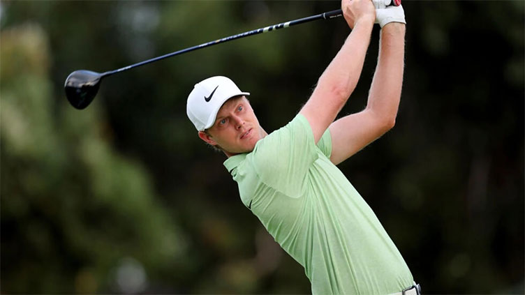 Australia's Davis holds PGA Hawaii lead after first round