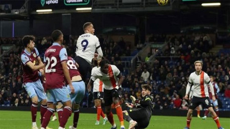 Morris scores late equaliser to rescue point for Luton at Burnley