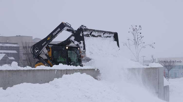 Blizzard cancels flights, disrupts presidential campaign