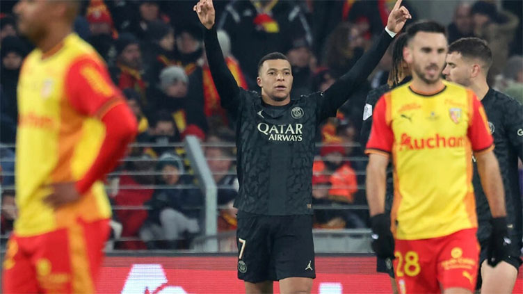 Mbappe strikes as PSG sink 10-man Lens to stretch Ligue 1 lead