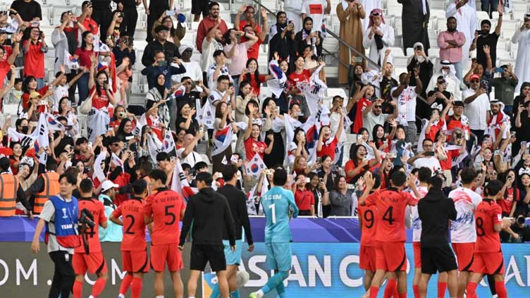 Son fluffs lines but S Korea win openers at Asian Cup