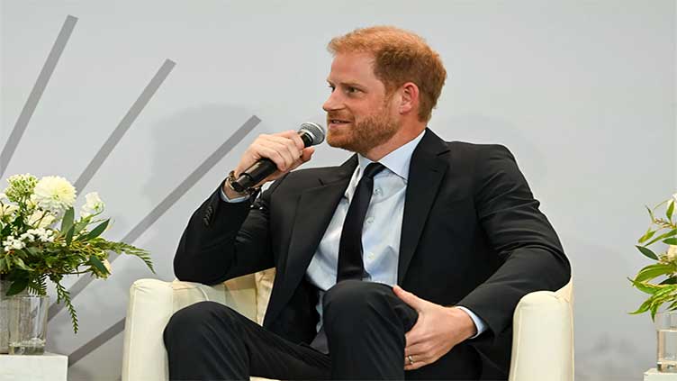 Prince Harry named 'living legend of aviation'