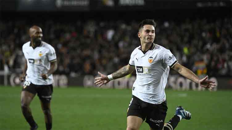 High-flying Athletic stumble at Valencia