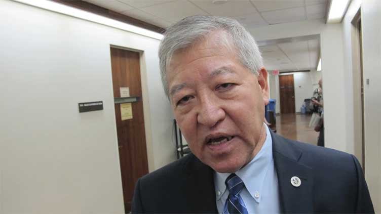 Judge in a bribery case against Honolulu's former top prosecutor is suddenly recusing himself