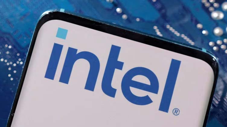 Intel tumbles on dismal forecast, weak PC chip demand