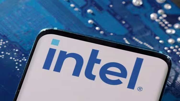 Intel tumbles as chipmaker falls further behind