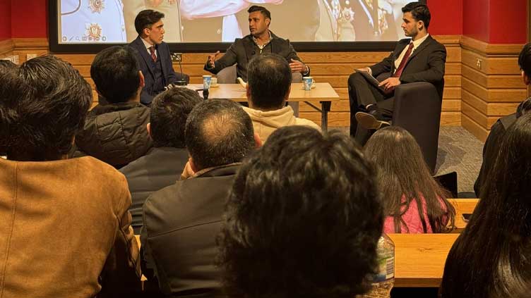 Zulfi Bukhari sheds light on Pakistan's political landscape at Oxford Majlis event