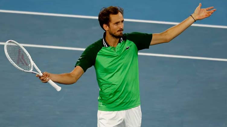 Daniil Medvedev wins another Australian Open classic to reach final