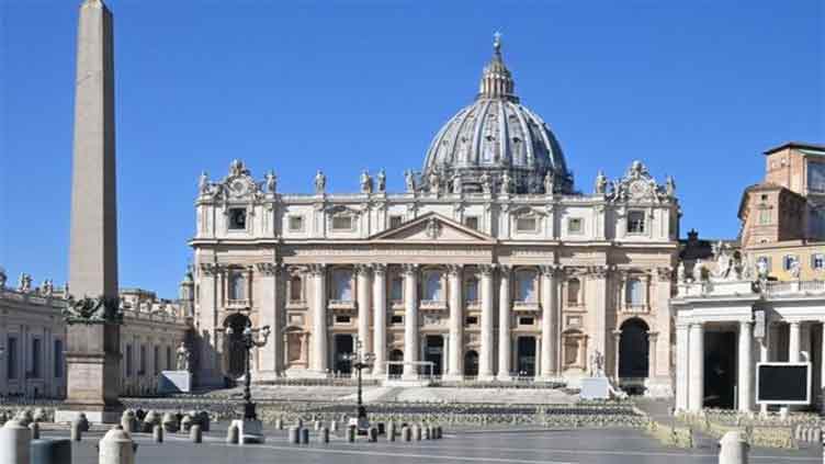 Police arrest man with knife near St. Peter's Square in Vatican