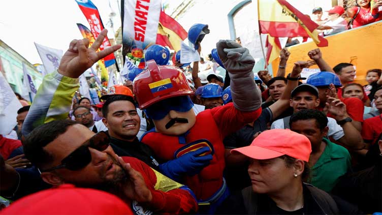 Venezuela kicks off final weeks of campaign with Maduro on defensive