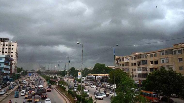 شہر قائد کراچی میں مطلع ابر آلود، گرمی کی شدت برقرار