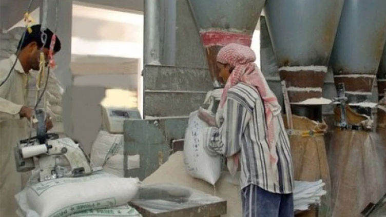 Flour shortage, overcharging trigger anxiety among the masses