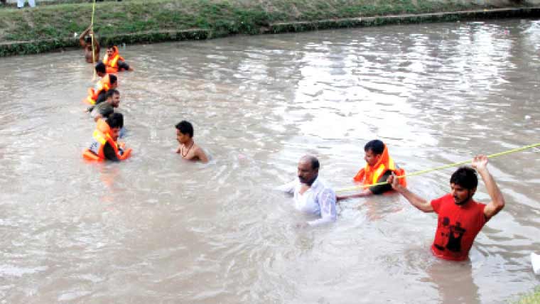 نارنگ: دریائے راوی اور بی آر بی نہر میں نہاتے 2 افراد ڈوب گئے