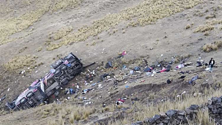 At least 21 dead in Peru after bus falls into ravine