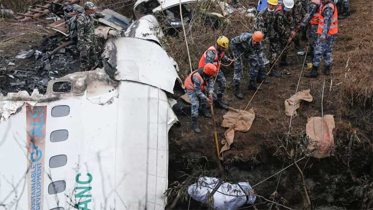 نیپال : اڑان بھرنے کے فوری بعد جہاز میں آگ لگ گئی ، 18افراد ہلاک