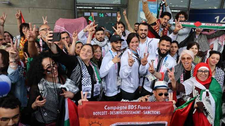 اولمپکس 2024: فلسطینی دستے کا پیرس پہنچنے پر شاندار استقبال