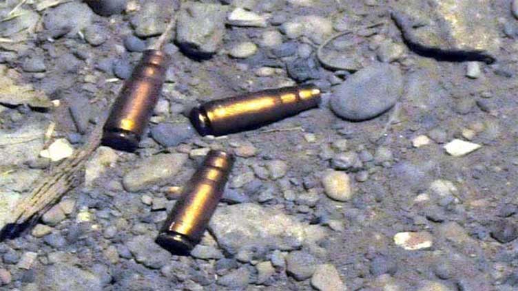 Two policemen killed as robbers attack checkpoint in Ghotki